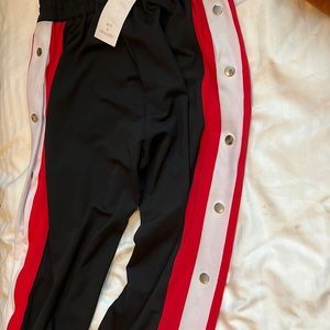 Hot and delicious brand pans size small